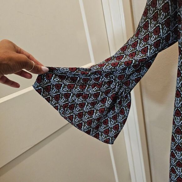 LOFT Women's Boho Bell Sleeve Floral Top Size Small - Picture 4 of 8